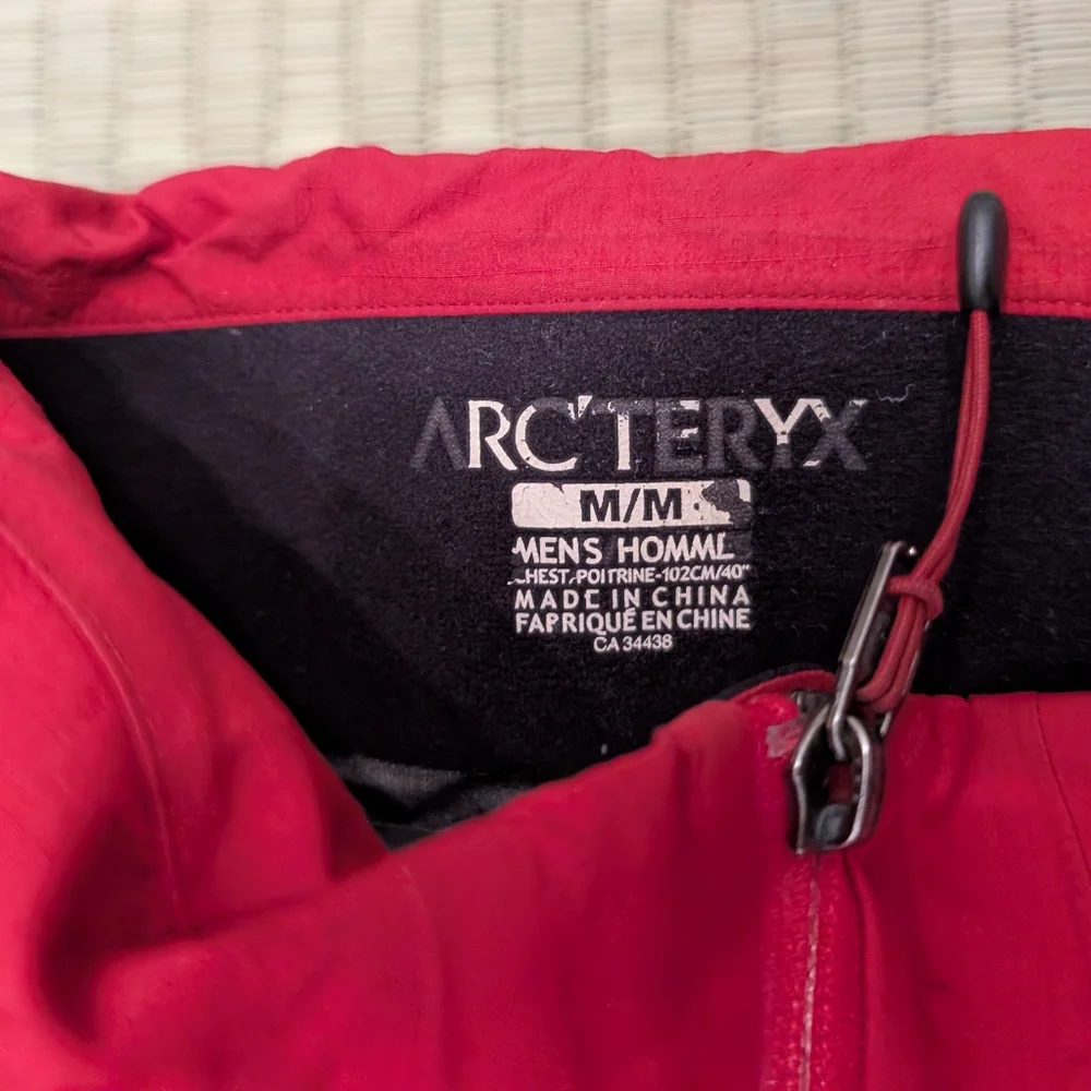 Arc'teryx Hideaway Hood Gore-tex Paclite Shell Jacket Red Men's Size Medium - Picture 3 of 9